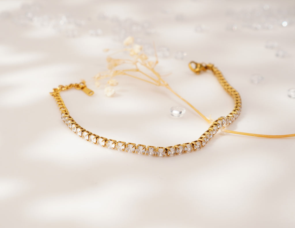 Bracelet doré à zircon scintillant en acier inoxydable – Élégance raffinée
