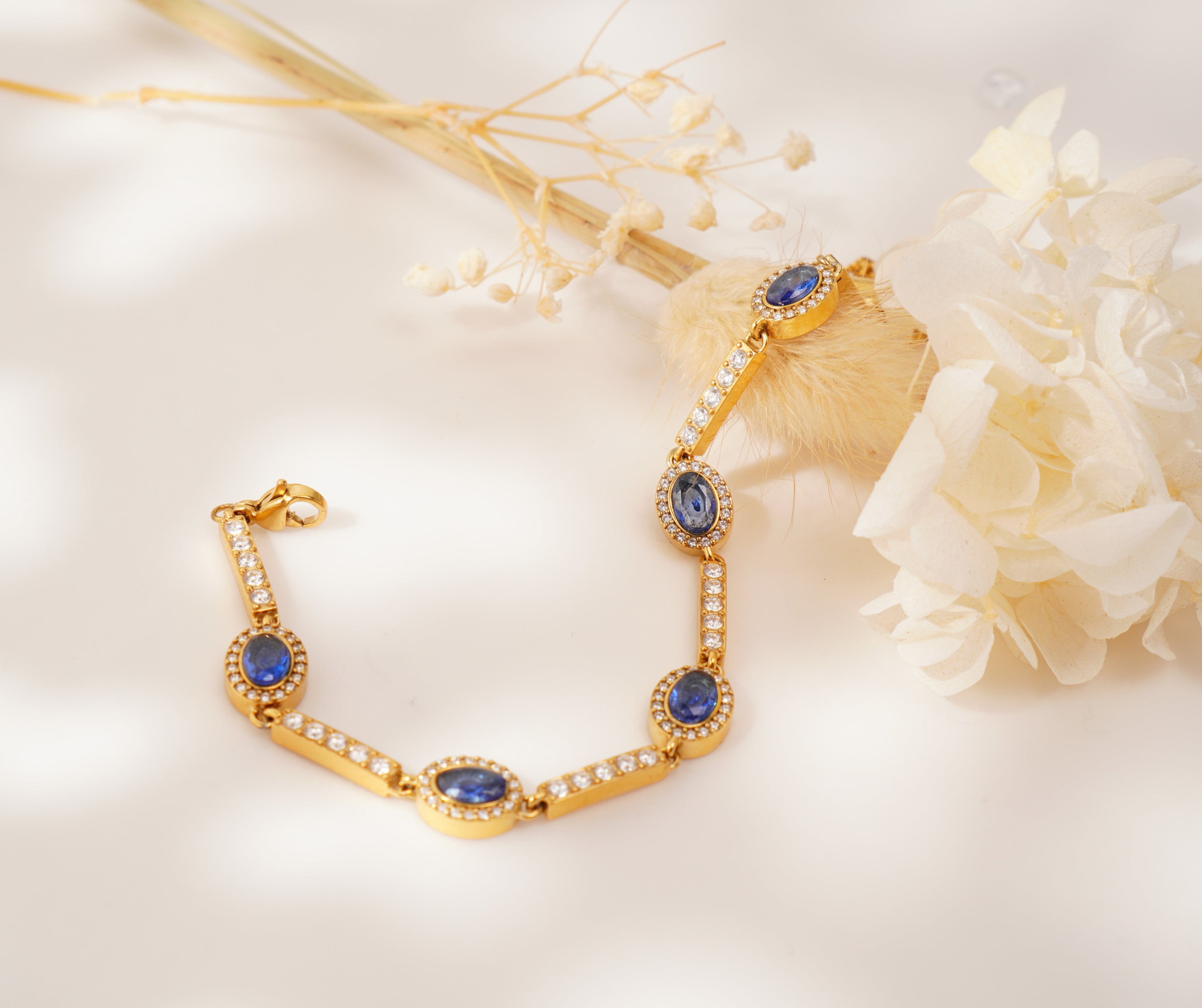 Bracelet doré pierres bleues en acier inoxydable – Élégance raffinée & éclat intemporel