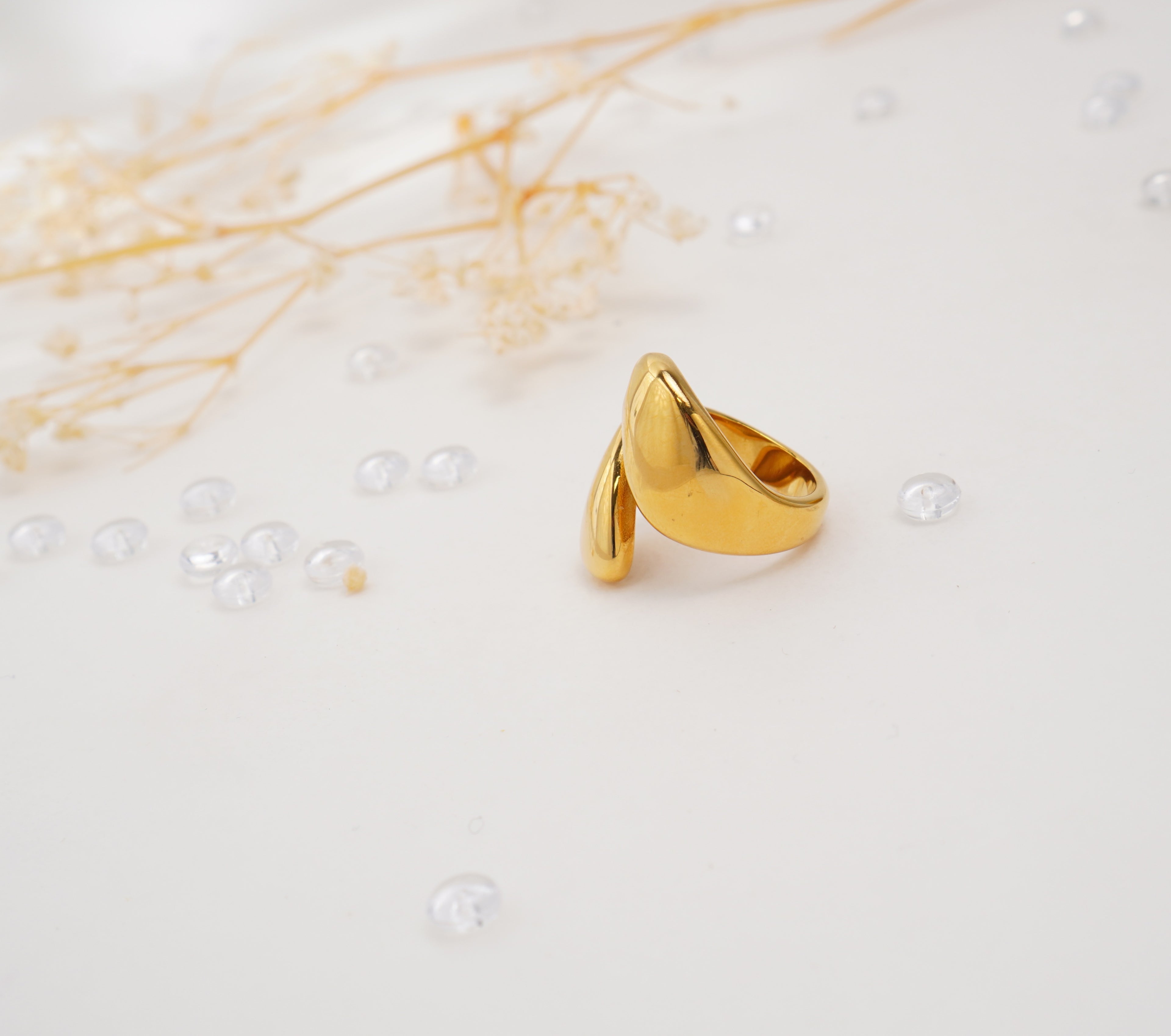 Bague dorée design goutte ouverte en acier inoxydable – Élégance sculpturale & modernité raffinée