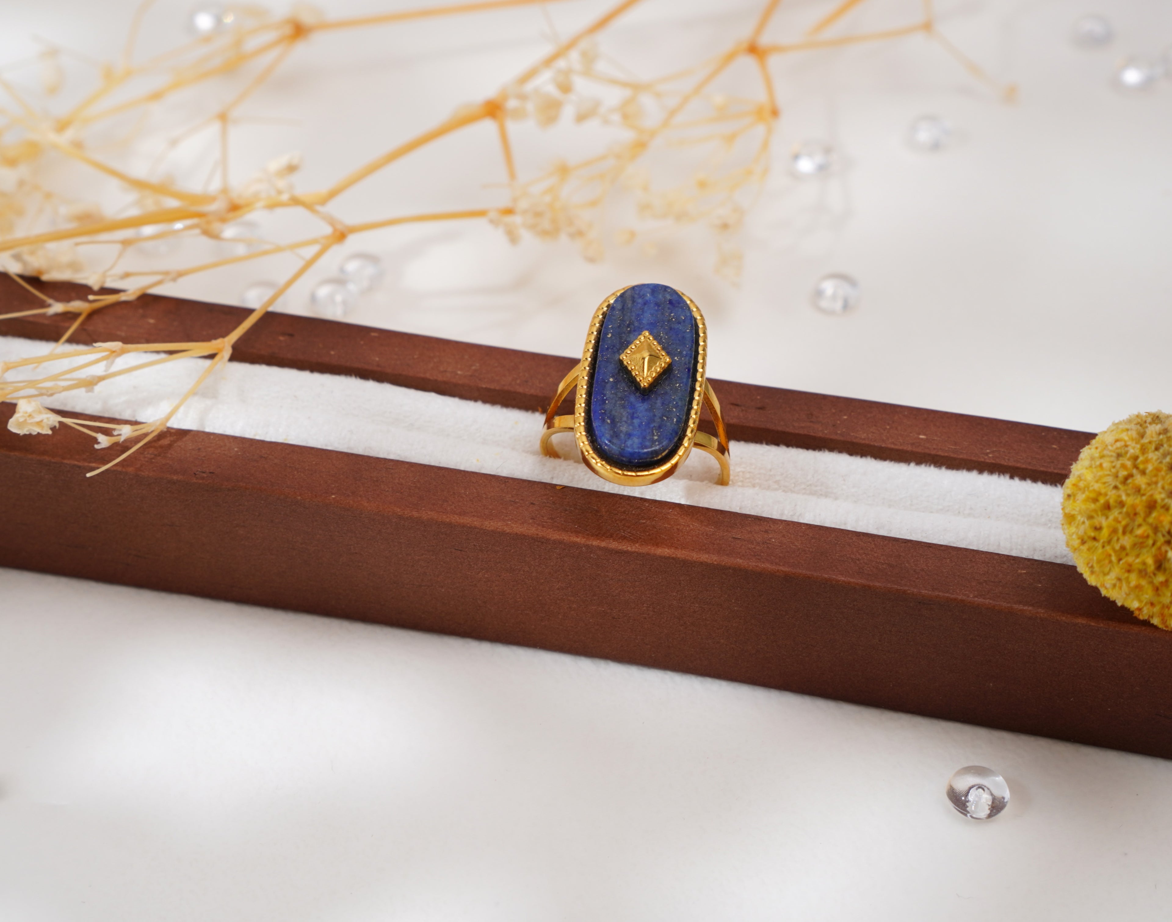 Bague ovale en pierre bleue et acier inoxydable – Élégance vintage & éclat raffiné