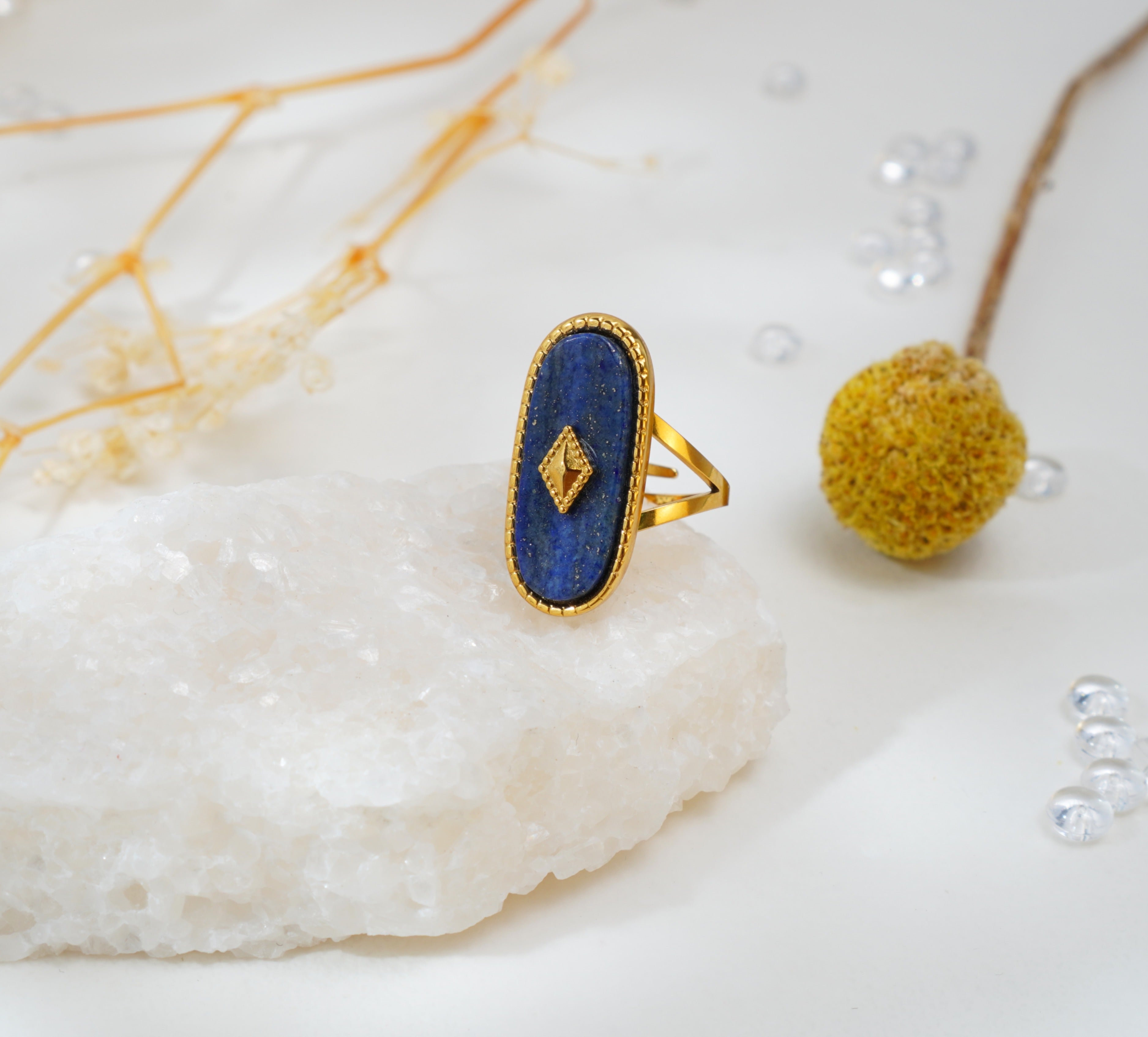 Bague ovale en pierre bleue et acier inoxydable – Élégance vintage & éclat raffiné