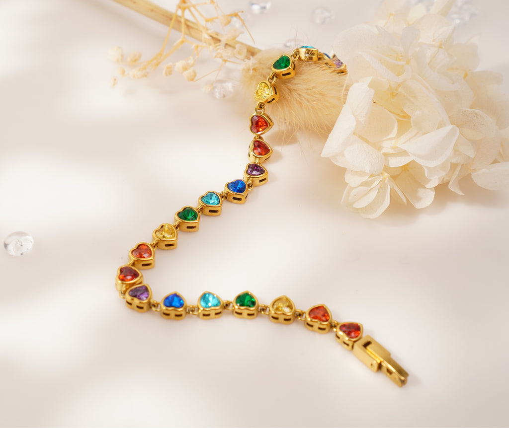 Bracelet doré cœurs multicolores en acier inoxydable – Élégance vive & éclat arc‑en‑ciel