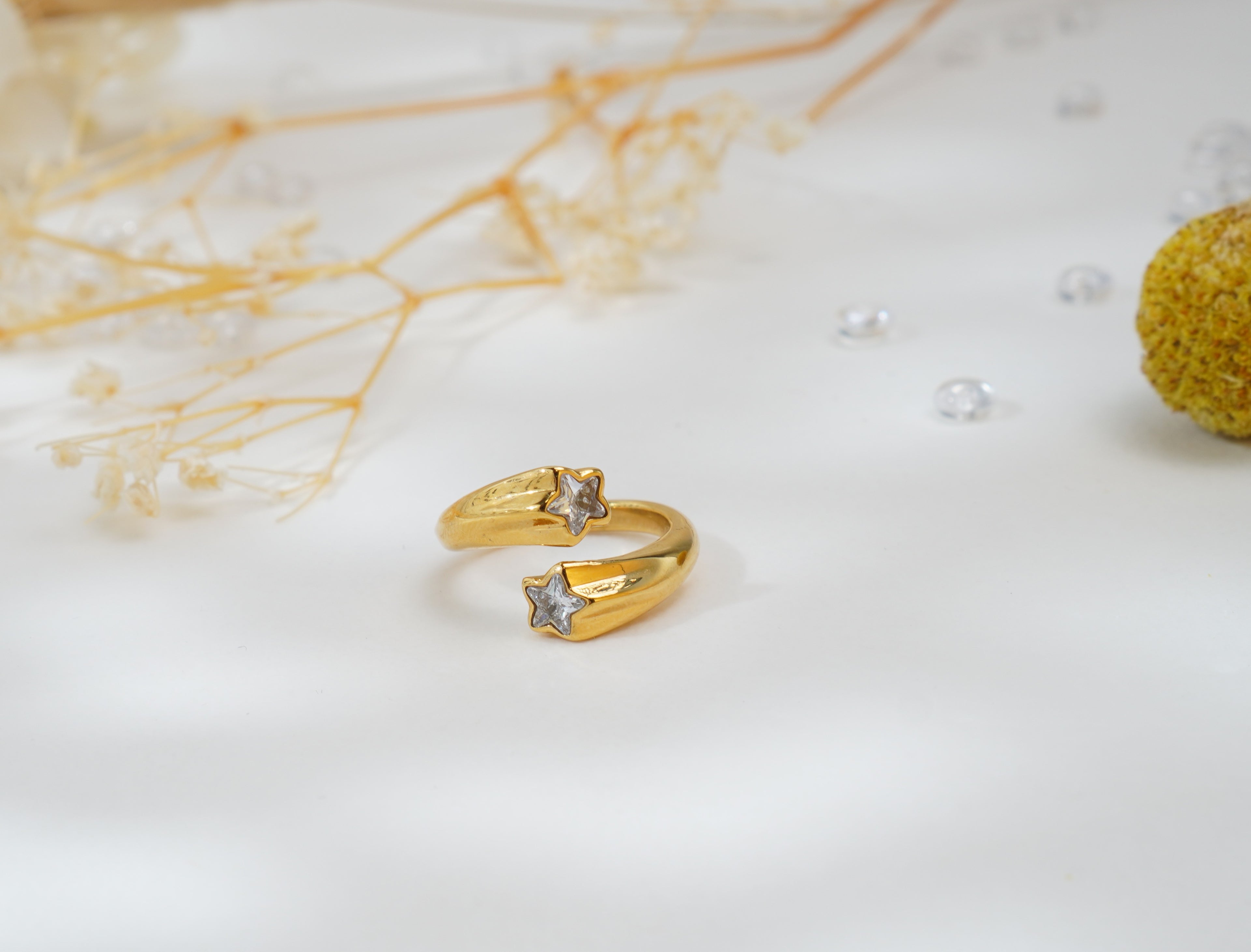 Bague dorée étoile zircon en acier inoxydable – Éclat raffiné