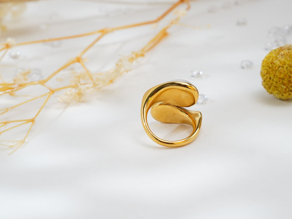 Bague et Bracelet dorés goutte perle synthétique en acier inoxydable – Design fluide & moderne