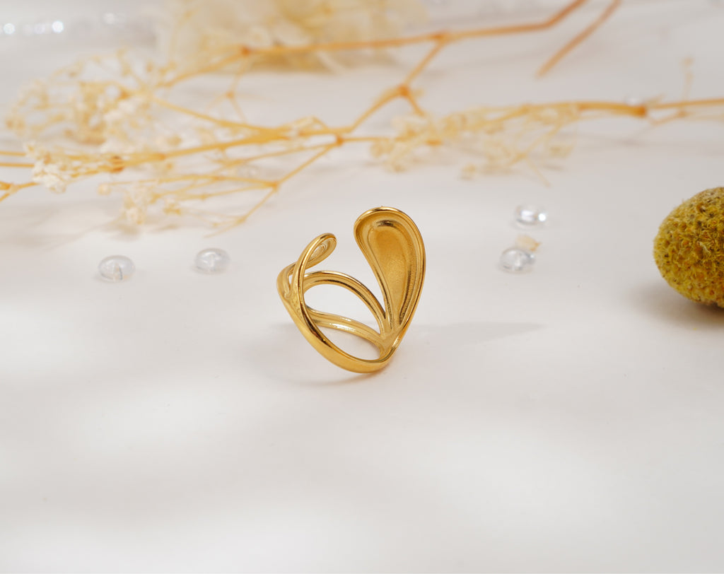 Bague en acier inoxydable au motif léopard rétro – Silhouette fluide & esprit sauvage chic