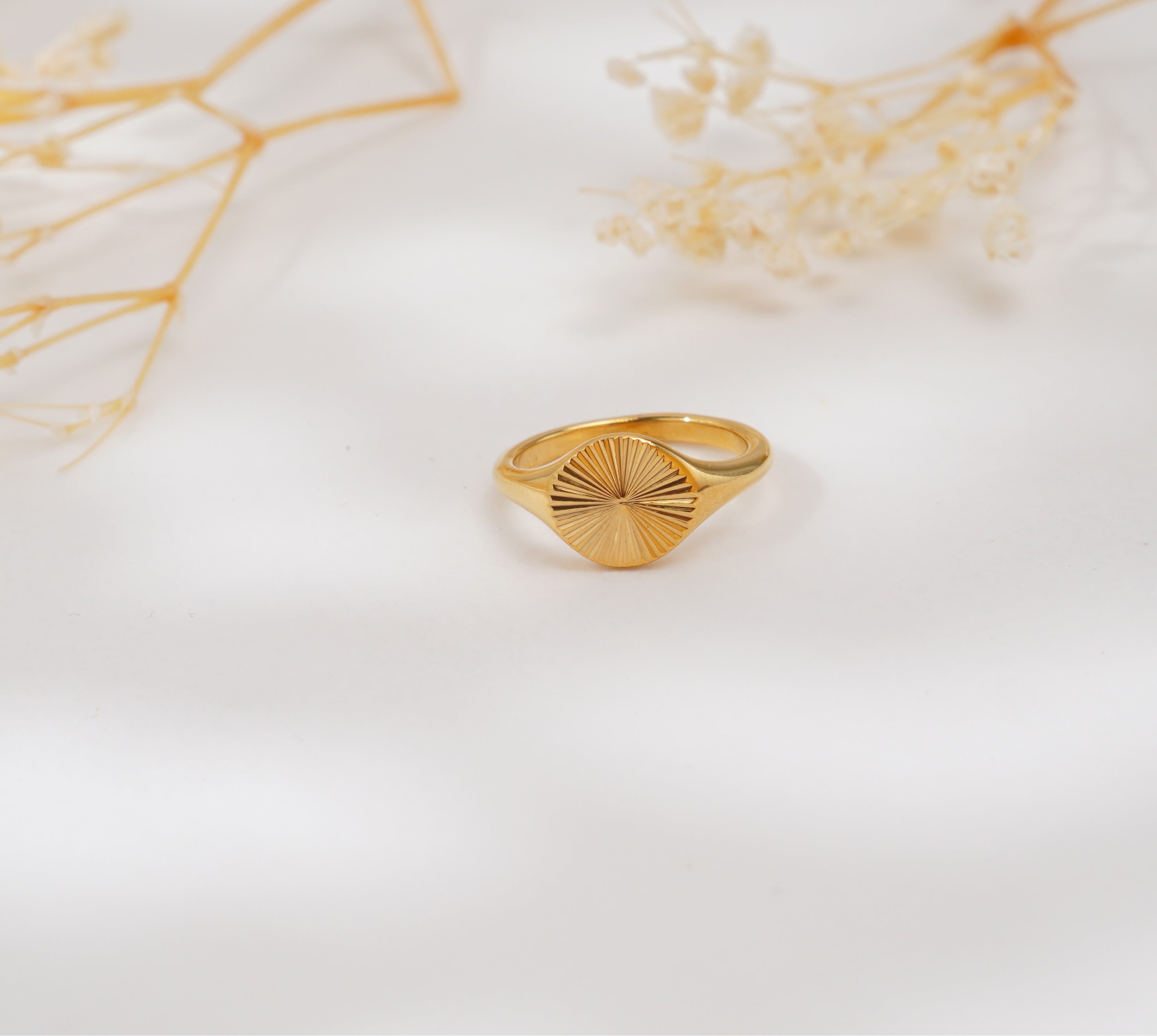 Bague chevalière rétro en acier inoxydable – Gravure rayons de soleil