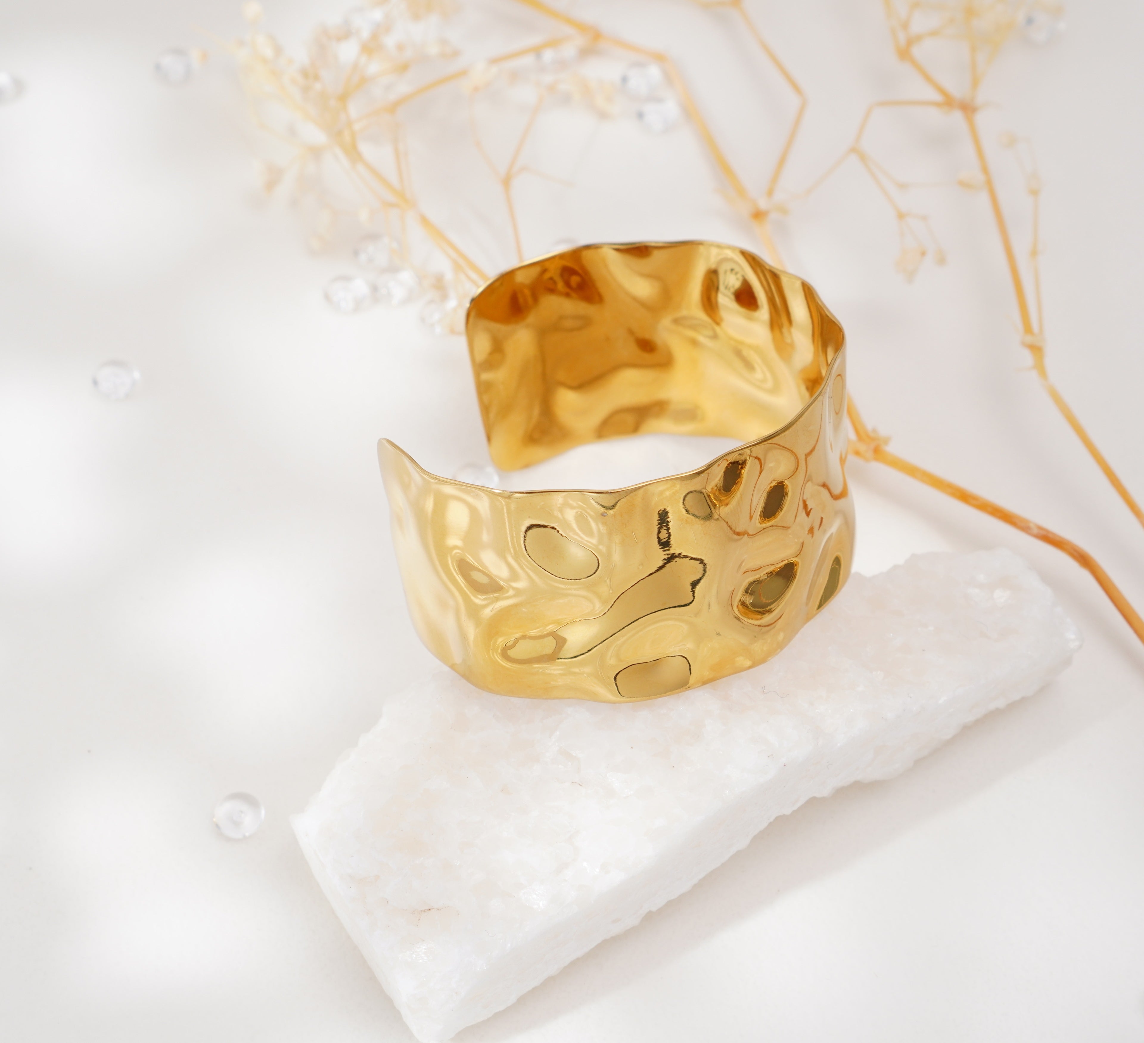 Bracelet à texture ondulée en acier inoxydable – Élégance artistique & modernité raffinée