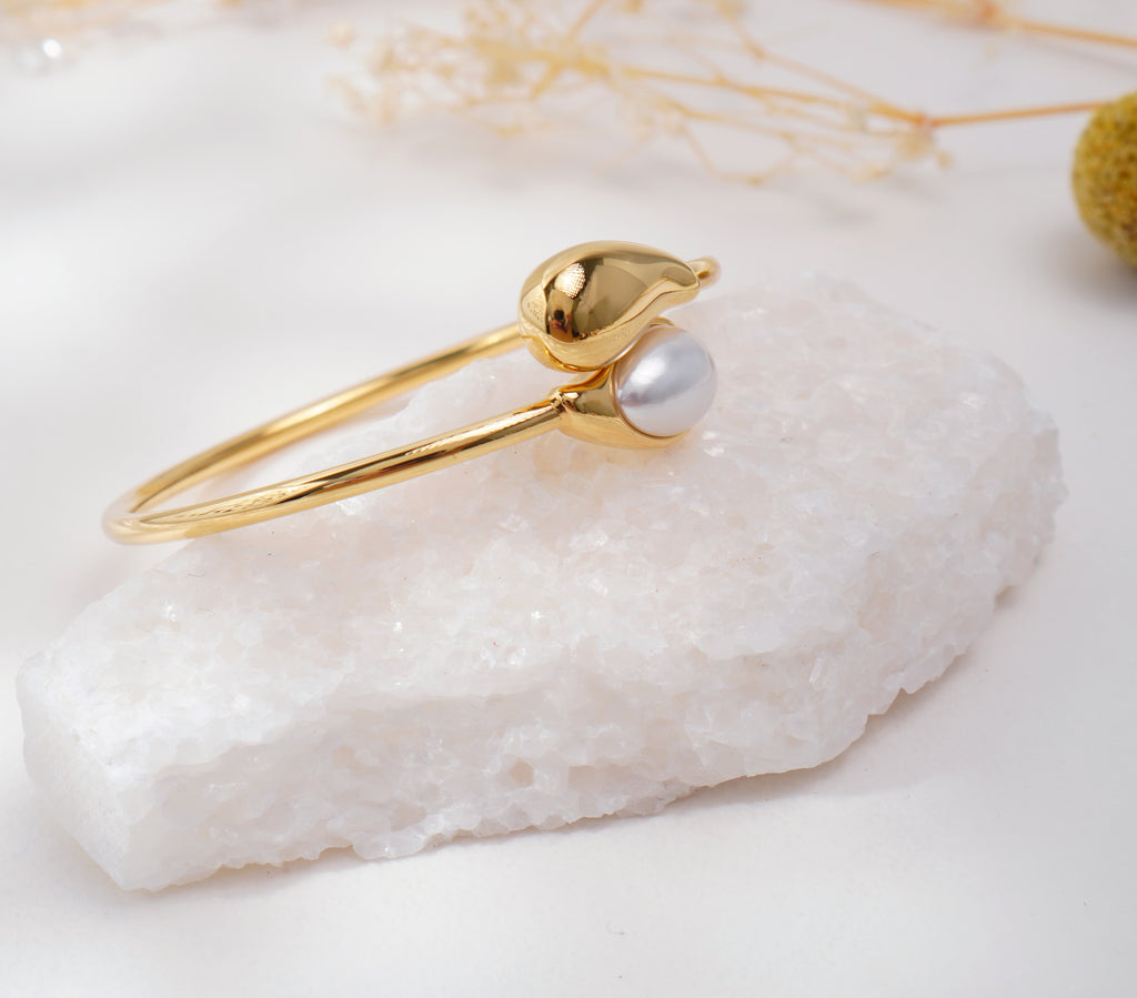 Bague et Bracelet dorés goutte perle synthétique en acier inoxydable – Design fluide & moderne