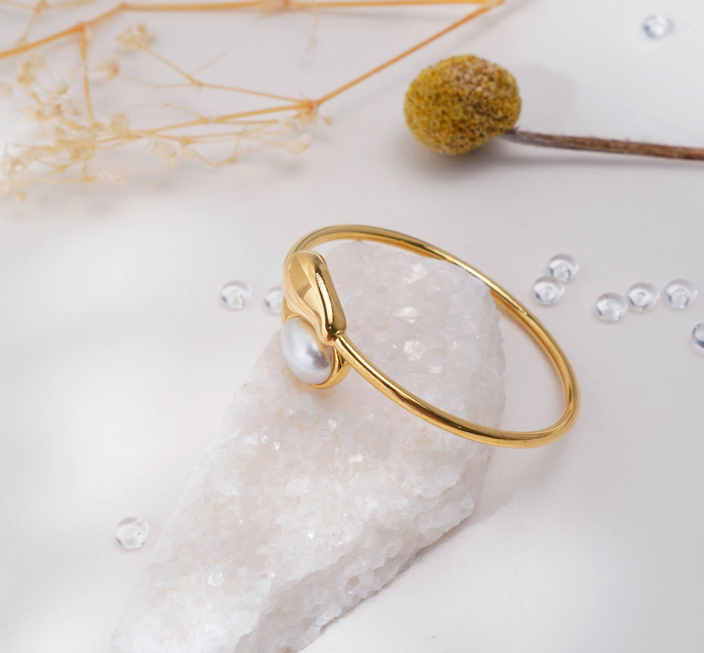 Bague et Bracelet dorés goutte perle synthétique en acier inoxydable – Design fluide & moderne