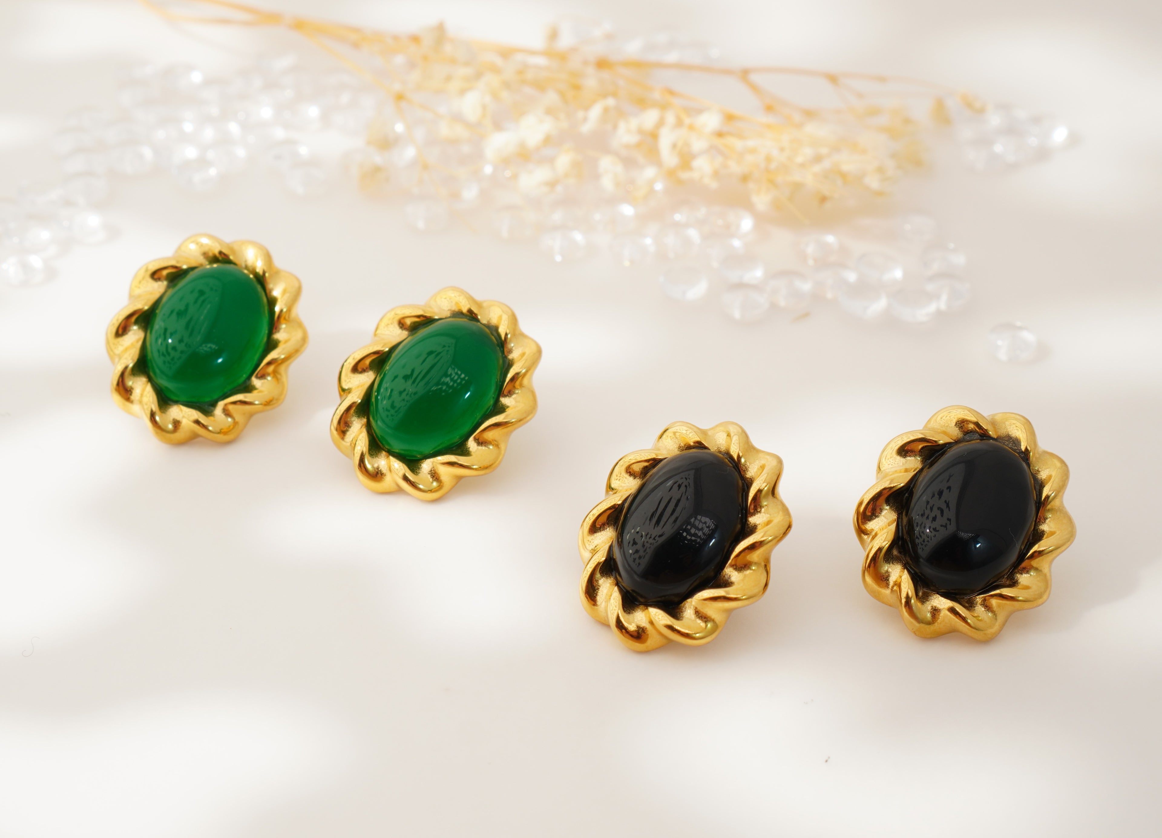 Boucles d’oreilles dorées pierre ovale en acier inoxydable – Élégance vintage & éclat raffiné