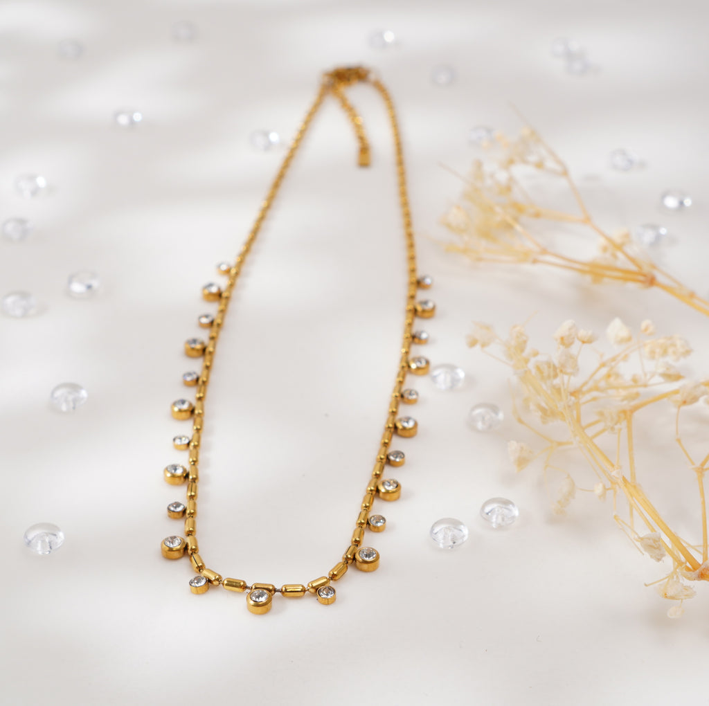 Collier à maillons cylindriques en acier inoxydable et pampilles de zircons en acier inoxydable – Élégance fluide