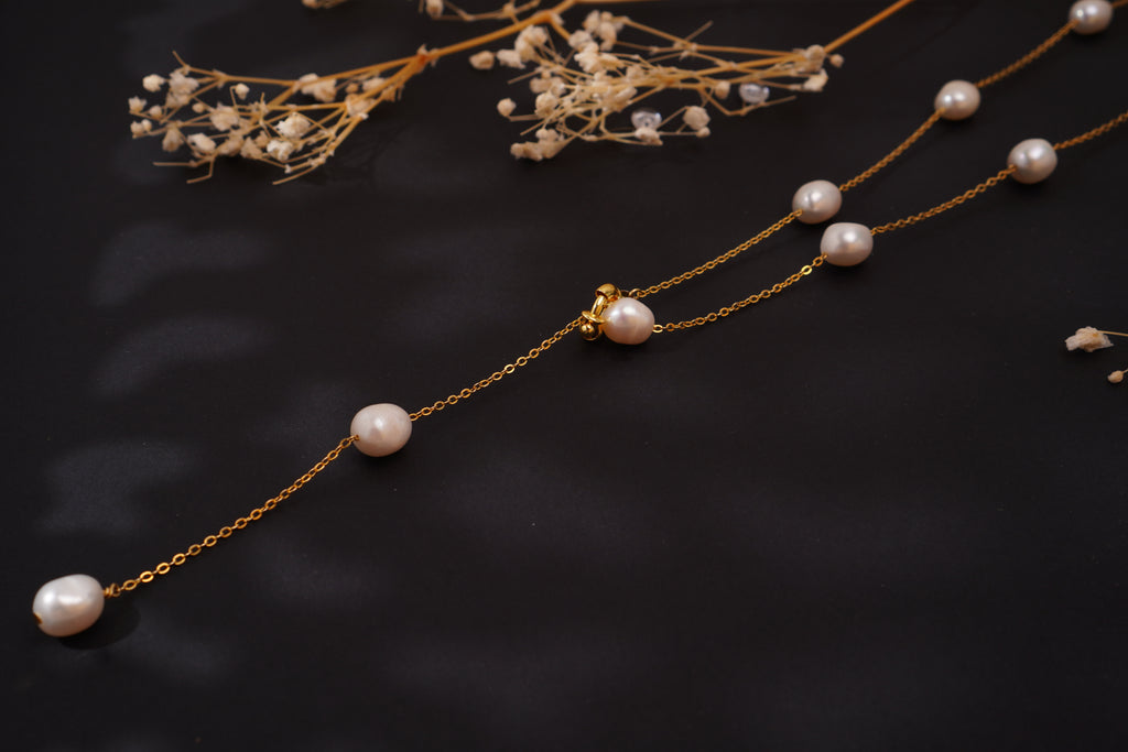 Collier modulable en perles d’eau douce – Élégance versatile & argent 925 doré