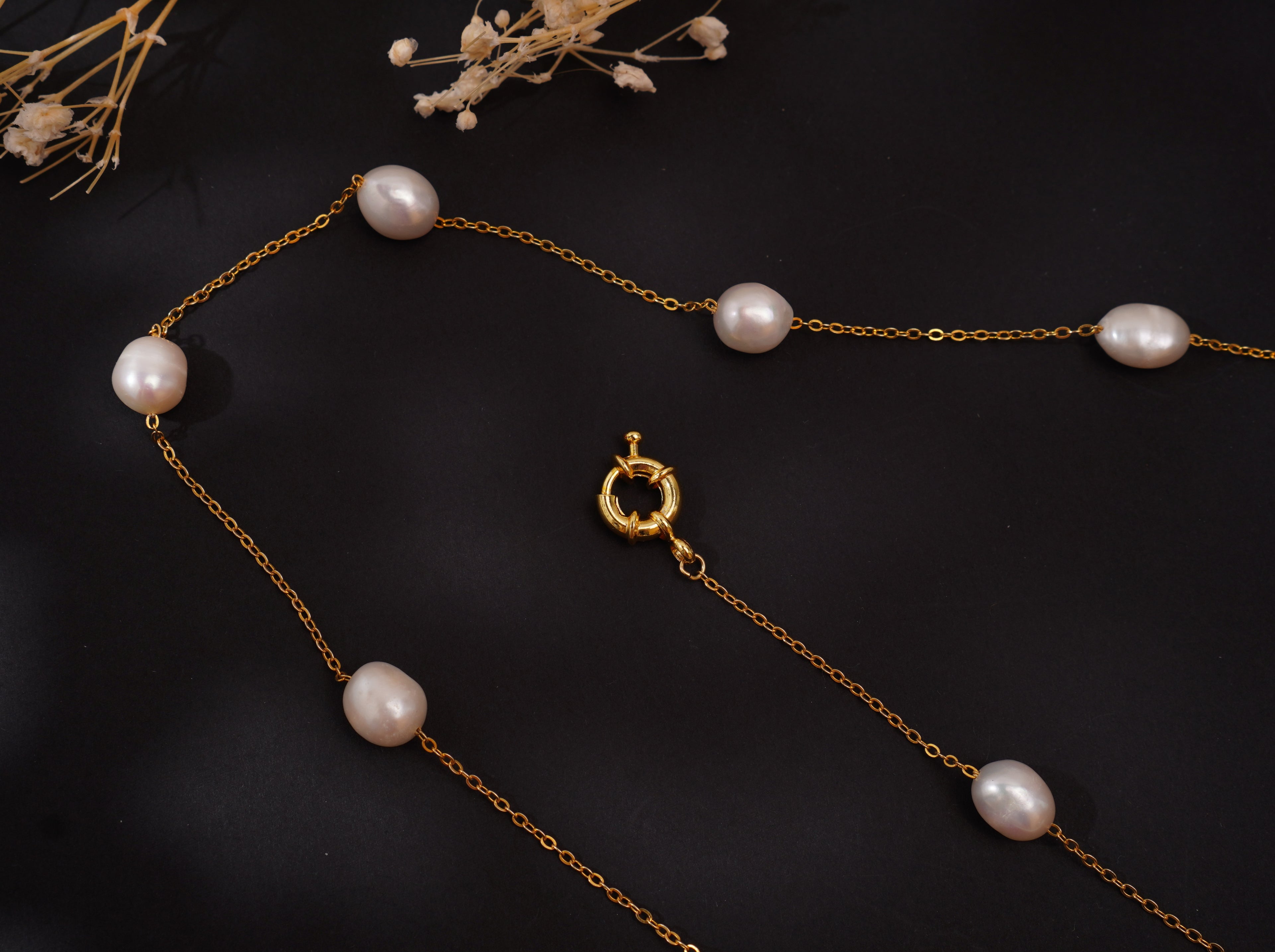 Collier modulable en perles d’eau douce – Élégance versatile & argent 925 doré