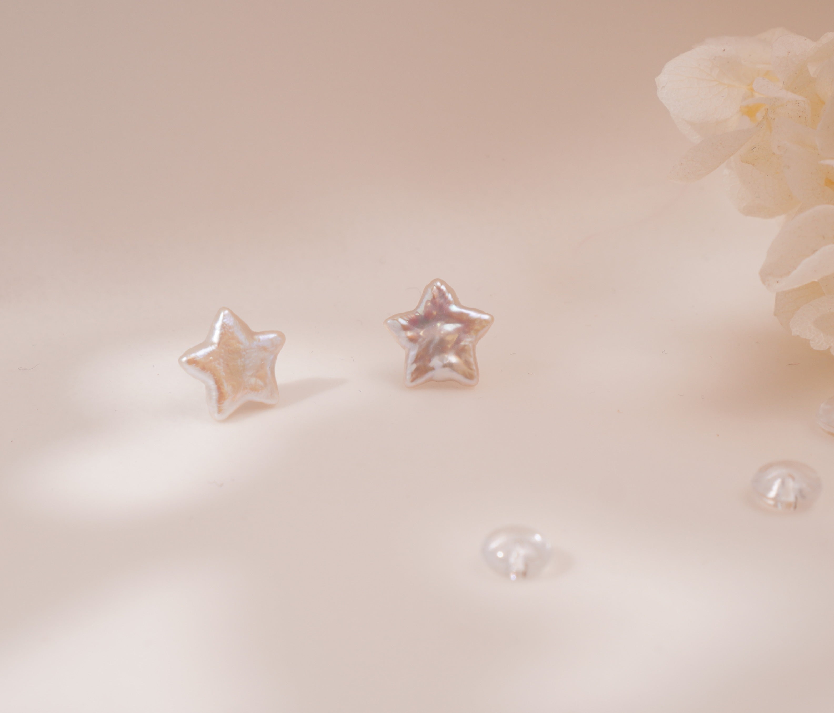 Boucles d’oreilles étoile en perles d’eau douce baroques – Élégance naturelle & éclat lumineux
