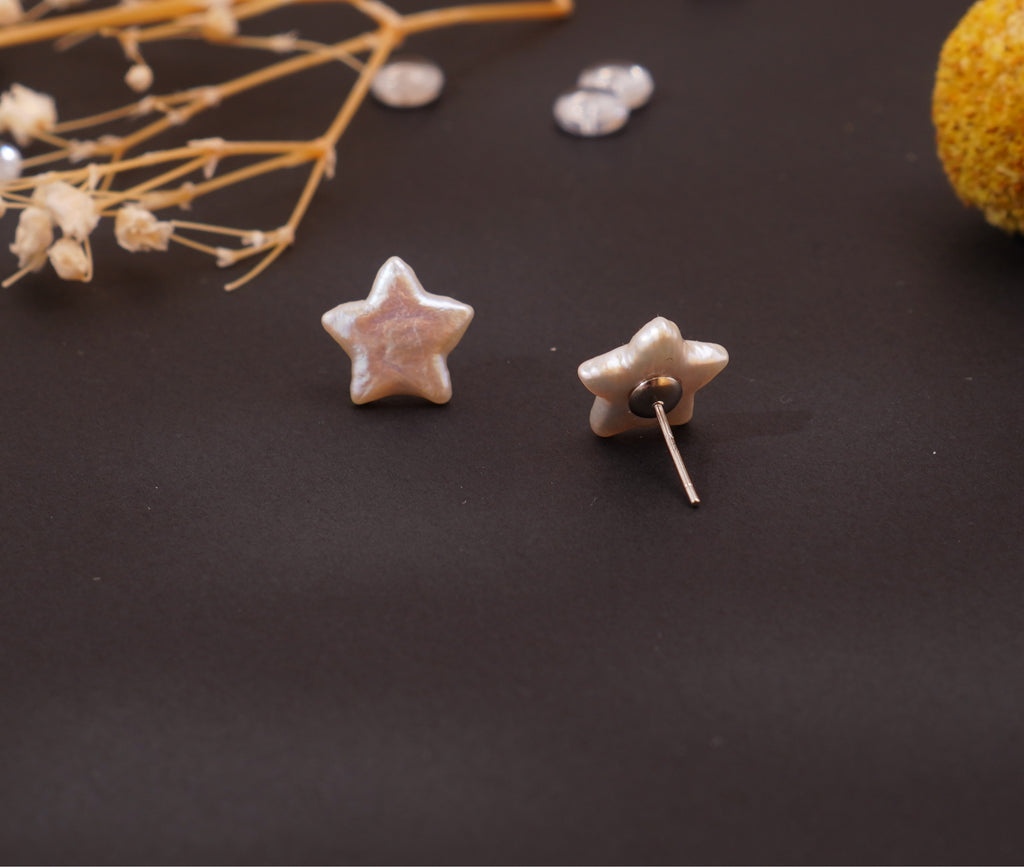 Boucles d’oreilles étoile en perles d’eau douce baroques – Élégance naturelle & éclat lumineux