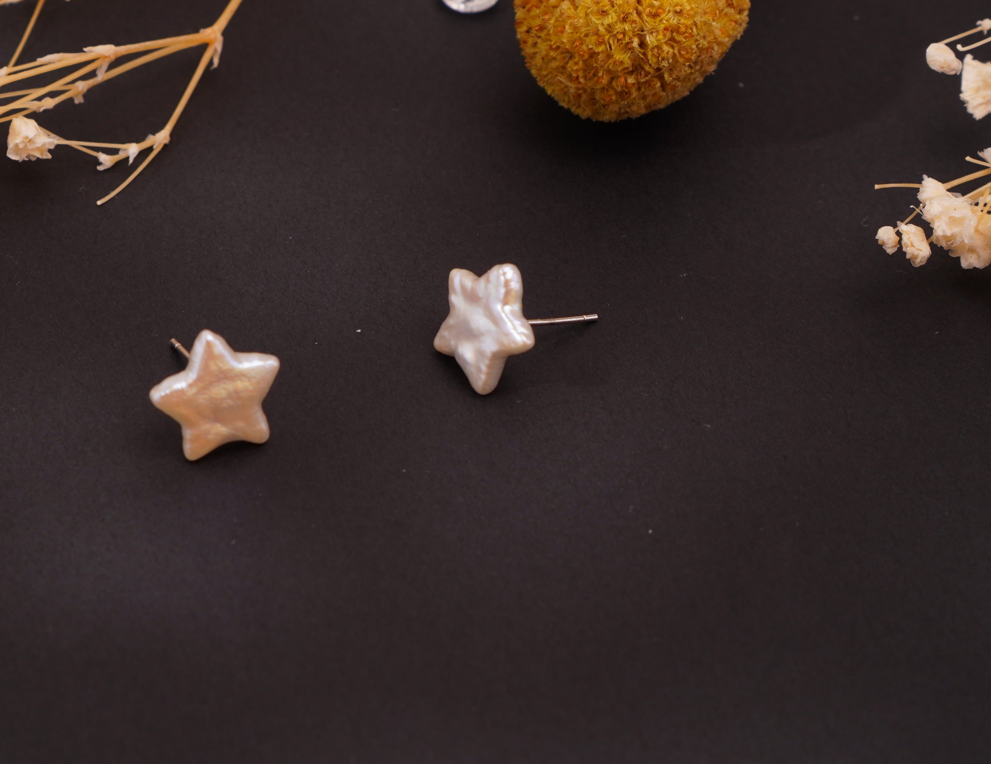 Boucles d’oreilles étoile en perles d’eau douce baroques – Élégance naturelle & éclat lumineux