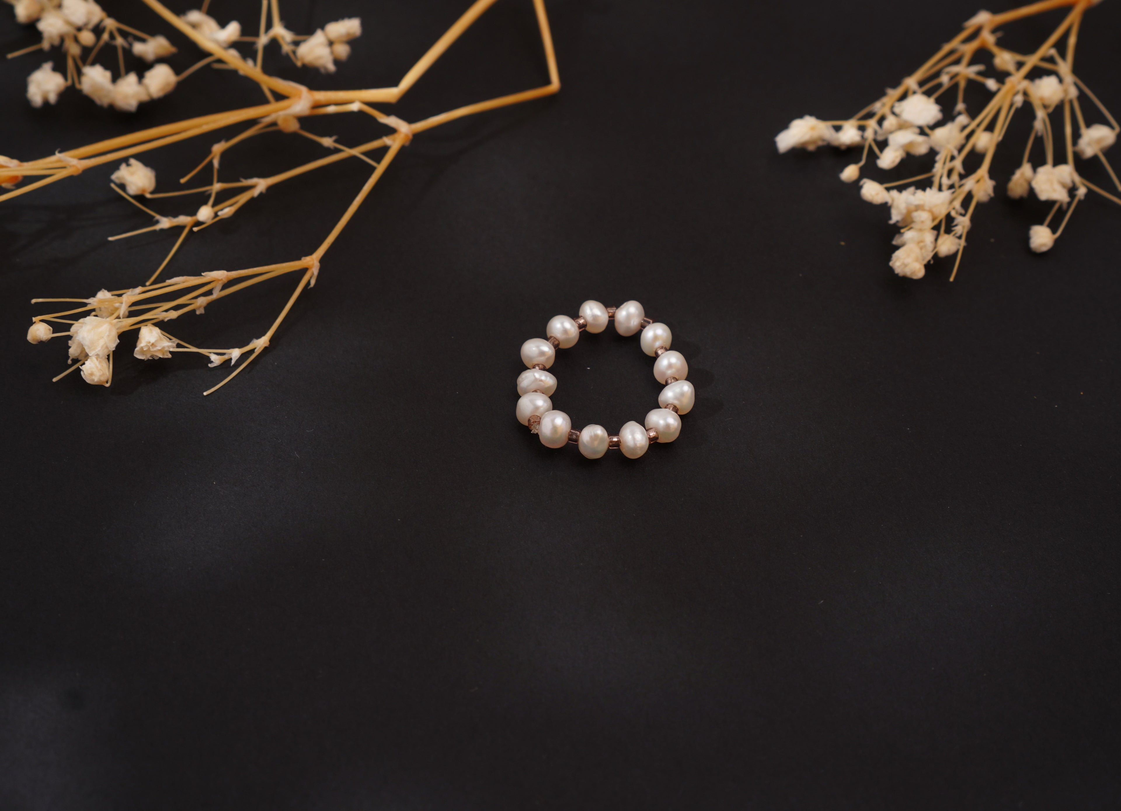 Bagues perles d’eau douce naturelles élastiques – Élégance artisanale