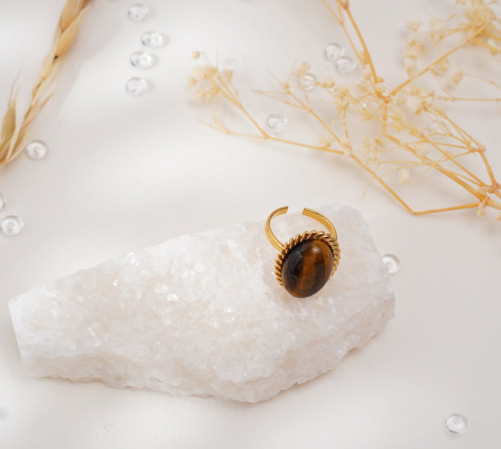 Bague en acier inoxydable et pierre naturelle d’Œil de Tigre – Style rétro audacieux