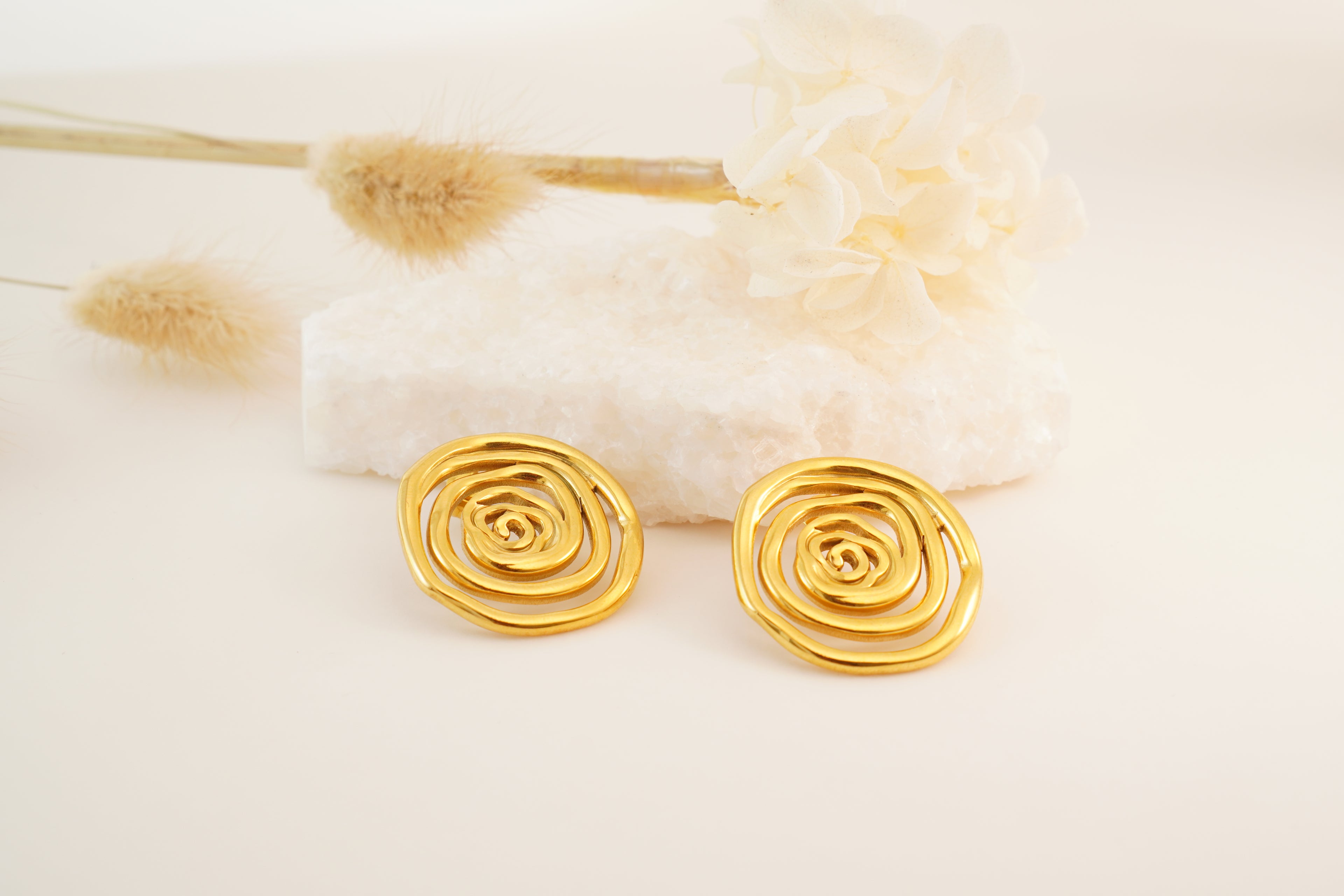 Bague & Boucles d’Oreilles Rose Sculptée en Acier Inoxydable Style Artistique