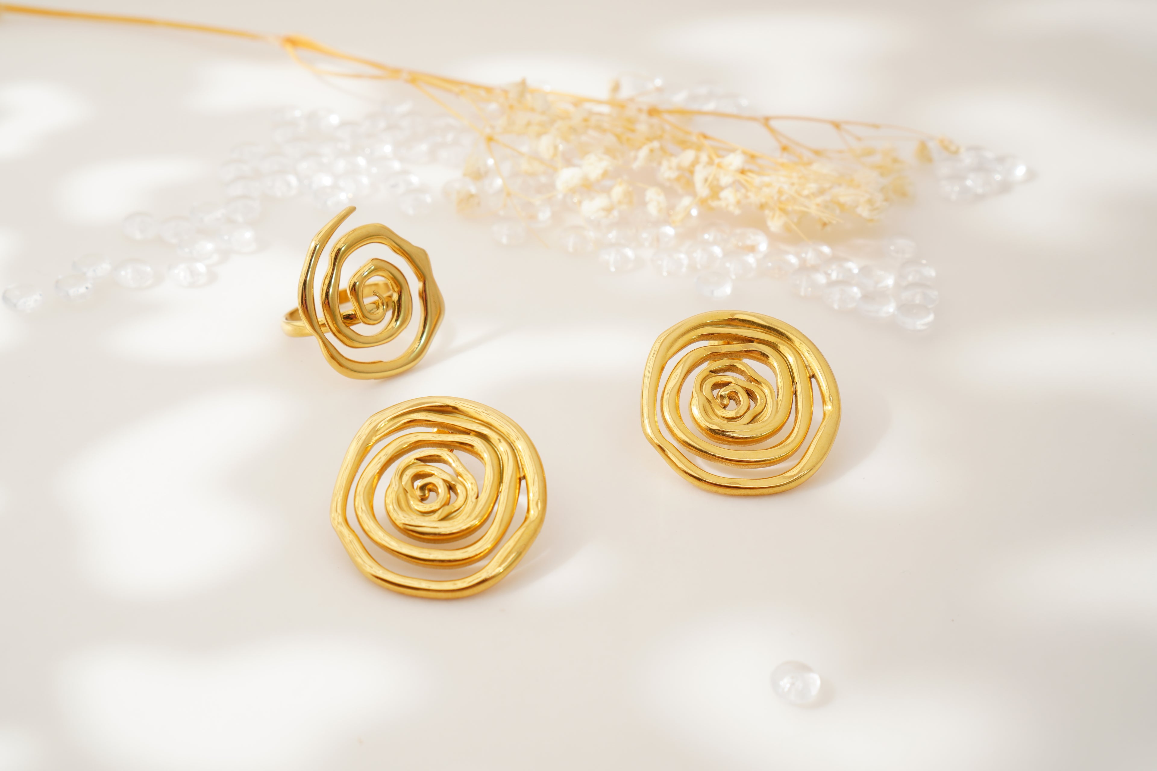 Bague & Boucles d’Oreilles Rose Sculptée en Acier Inoxydable Style Artistique