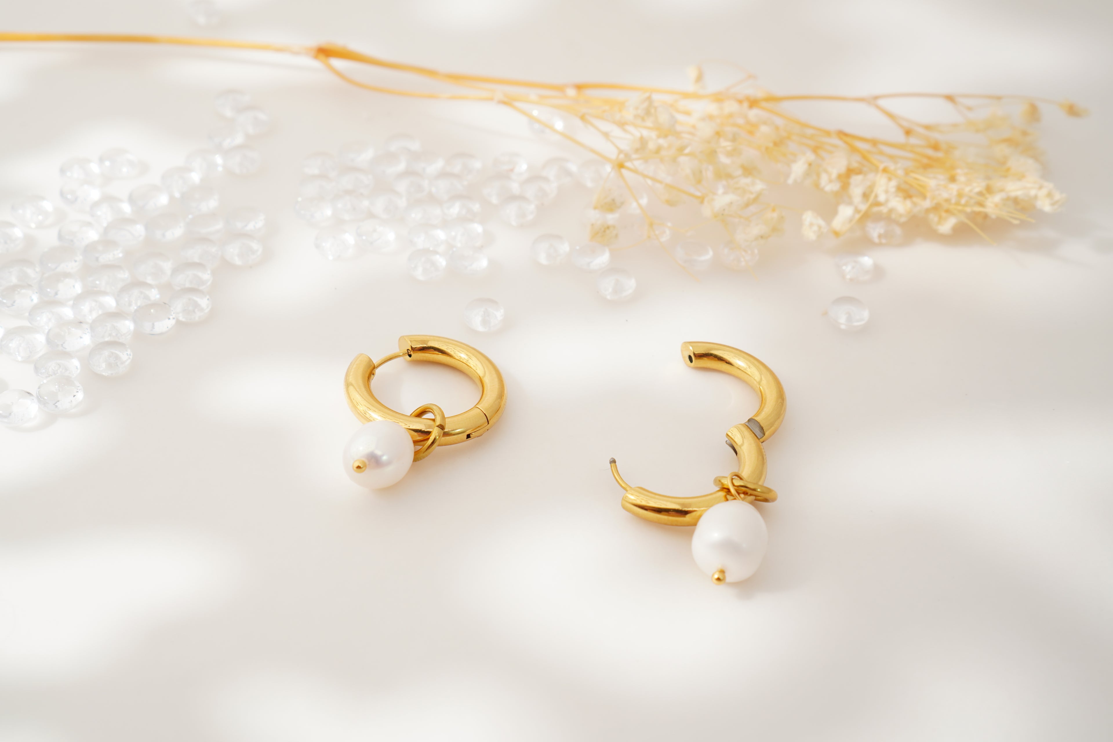 Boucles d’Oreilles Anneau & Perle en Acier Inoxydable Style Classique Élégance