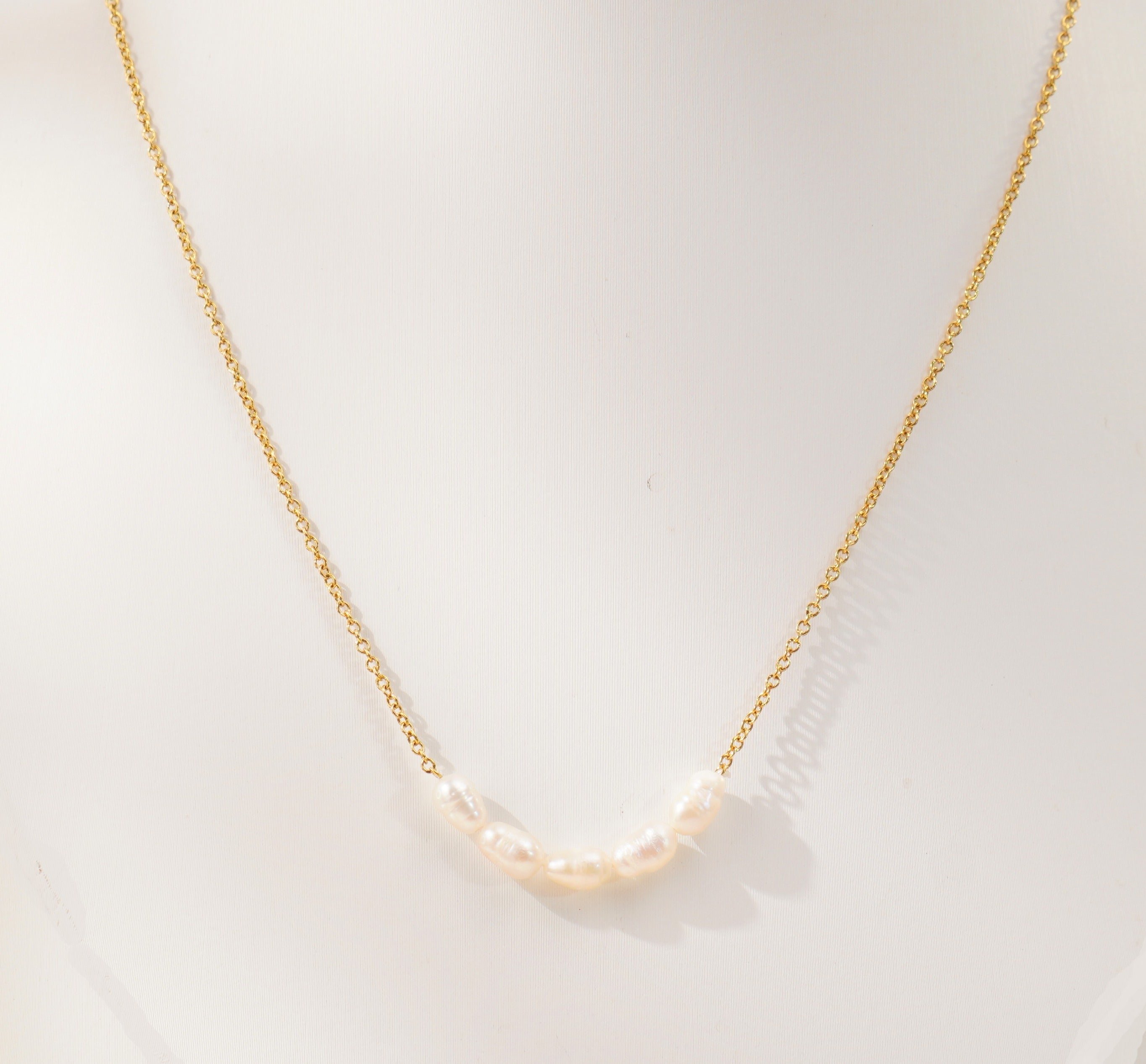 Collier Ligne de Perles en Acier Inoxydable Style Elégance