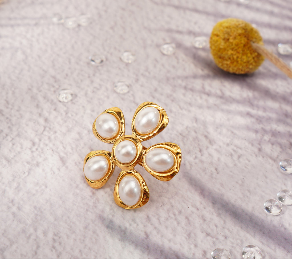 Boucles d’Oreilles & Bague Fleur Nacrée en Acier Inoxydable Style Moderne Élégance