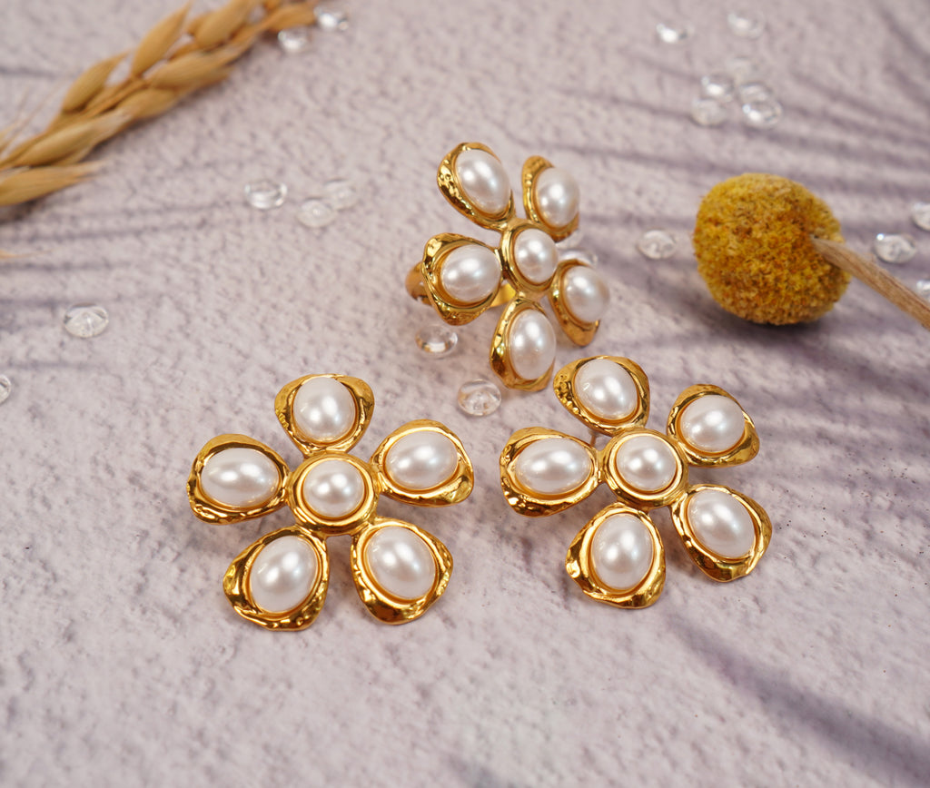 Boucles d’Oreilles & Bague Fleur Nacrée en Acier Inoxydable Style Moderne Élégance